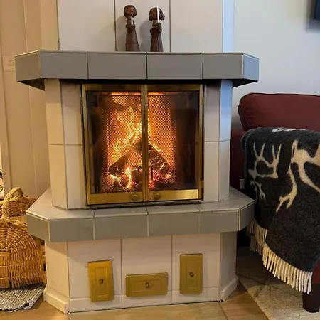 Cozy And Newly Renovated, Single-level In Lägenhet